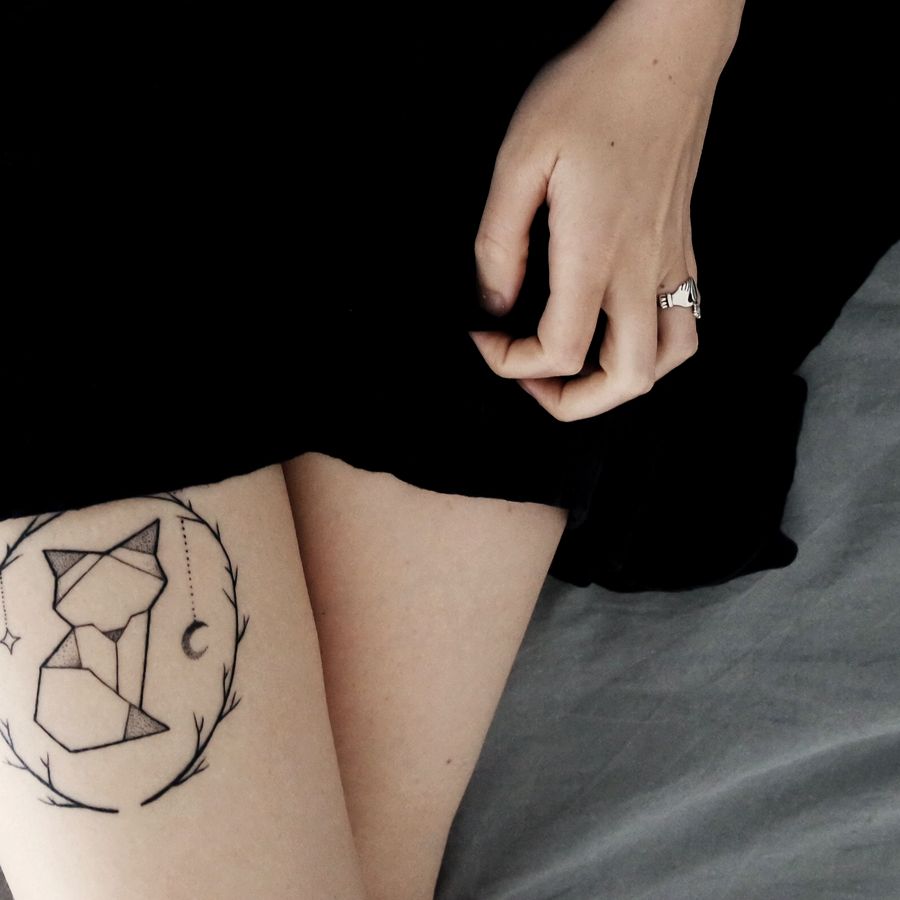 Geometric fox outline